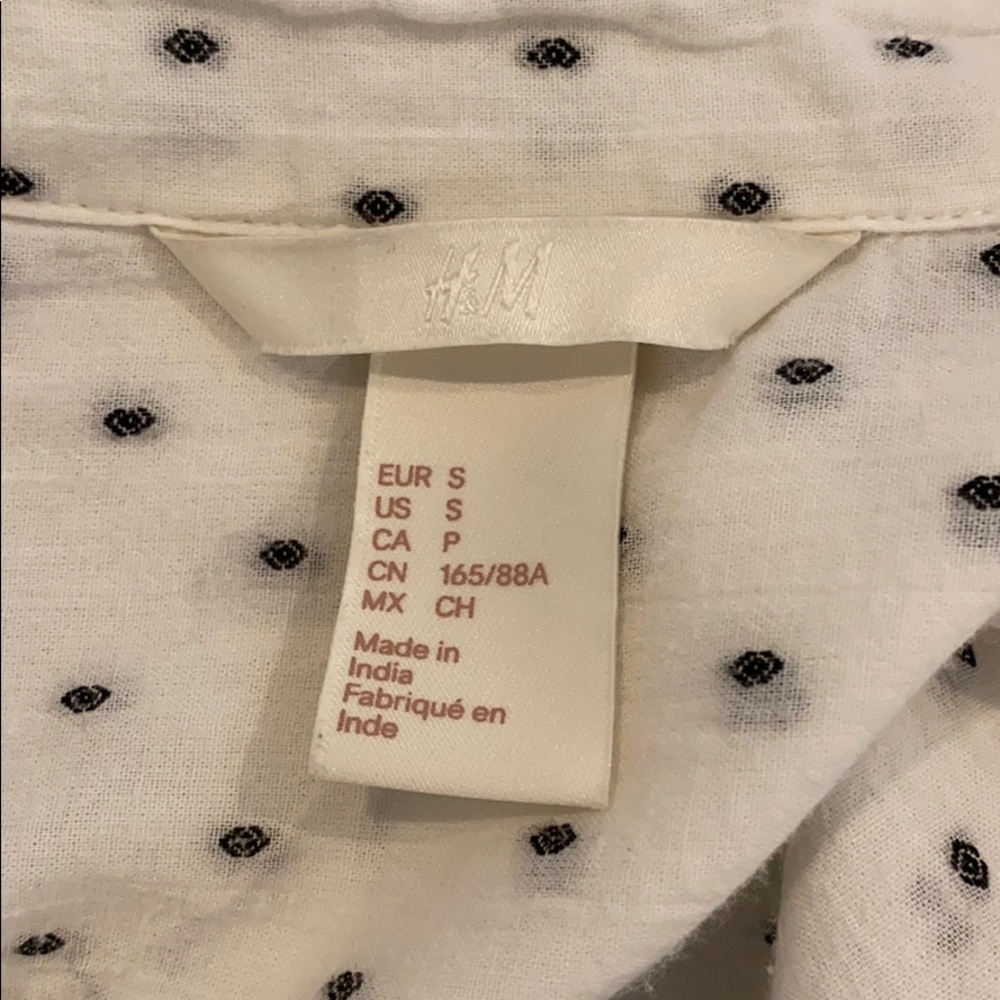 H&M shirt. - Picture 10 of 10